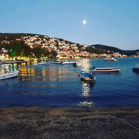 Mesonisi με υπέροχη θέα στον παγασητικό!! Holiday home *