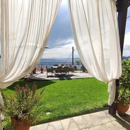 Holiday home Mesonisi με υπέροχη θέα στον παγασητικό!! Afissos