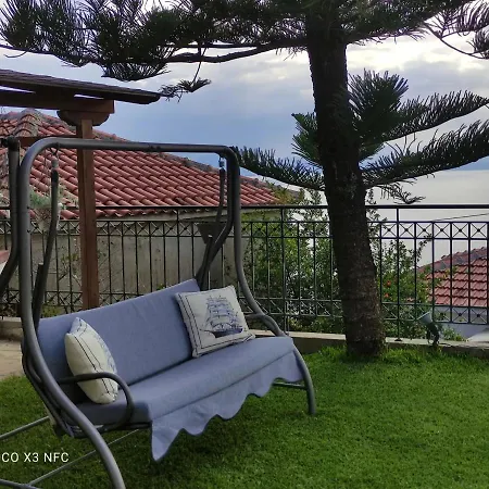 Holiday home Mesonisi με υπέροχη θέα στον παγασητικό!!