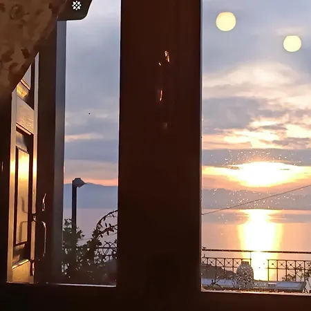 Mesonisi με υπέροχη θέα στον παγασητικό!! Holiday home Afissos