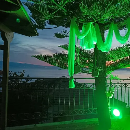 Mesonisi με υπέροχη θέα στον παγασητικό!! Holiday home Afissos