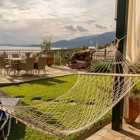 Holiday home Mesonisi με υπέροχη θέα στον παγασητικό!! Afissos