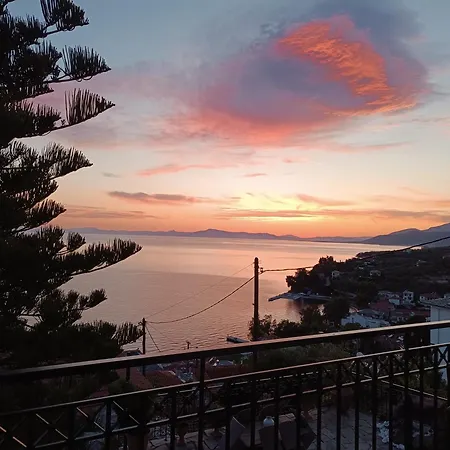 Holiday home Mesonisi με υπέροχη θέα στον παγασητικό!! Afissos
