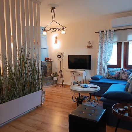Holiday home Mesonisi με υπέροχη θέα στον παγασητικό!! Afissos