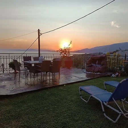 Mesonisi με υπέροχη θέα στον παγασητικό!!