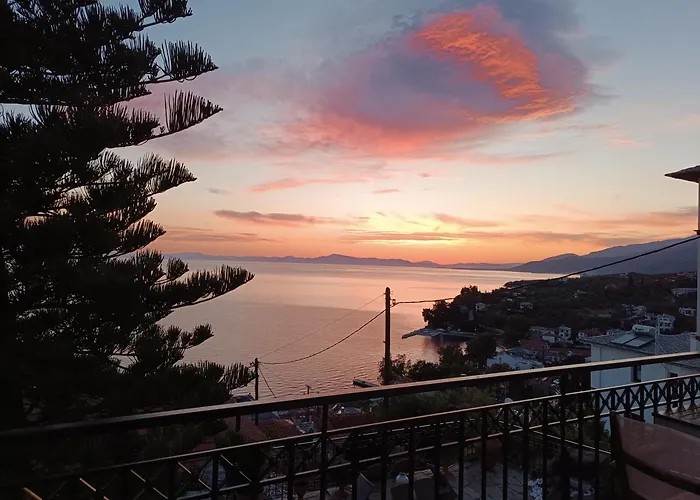 Vakantiehuis Mesonisi με υπέροχη θέα στον παγασητικό!! Áfissos