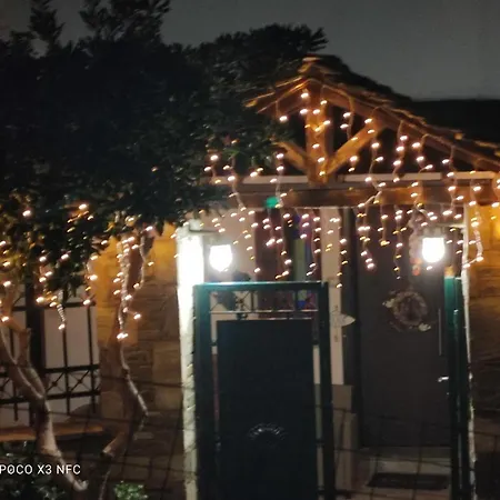 Ferienhaus Mesonisi με υπέροχη θέα στον παγασητικό!!