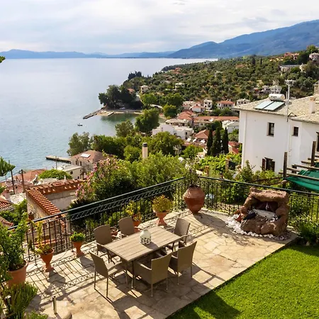 Mesonisi με υπέροχη θέα στον παγασητικό!! *