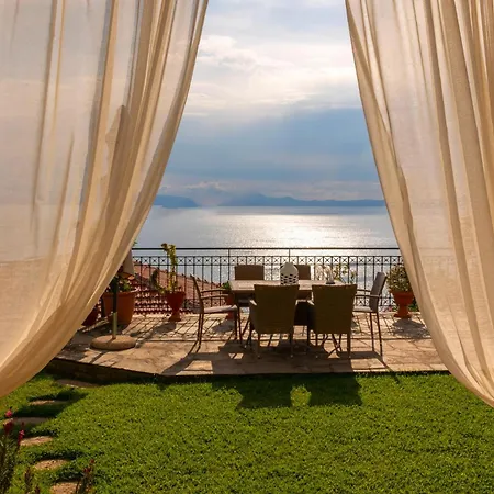 Mesonisi με υπέροχη θέα στον παγασητικό!! * Άφησσος