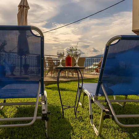 Case de vacanță Mesonisi με υπέροχη θέα στον παγασητικό!! *