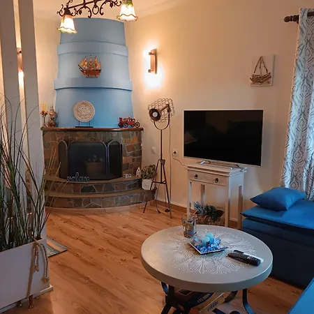 Ferienhaus Mesonisi με υπέροχη θέα στον παγασητικό!! *