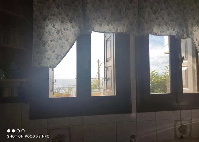 Mesonisi με υπέροχη θέα στον παγασητικό!!