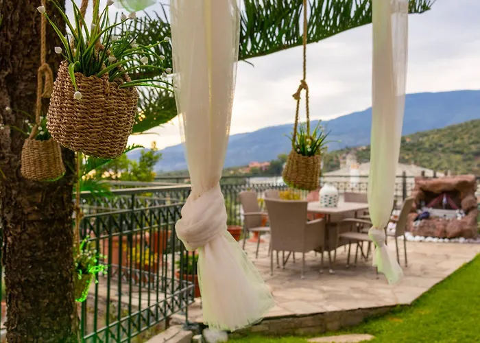 Mesonisi Boutique * Afissos